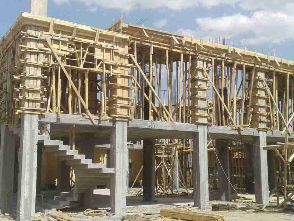 Özbek İnşaat Kalıpçısı