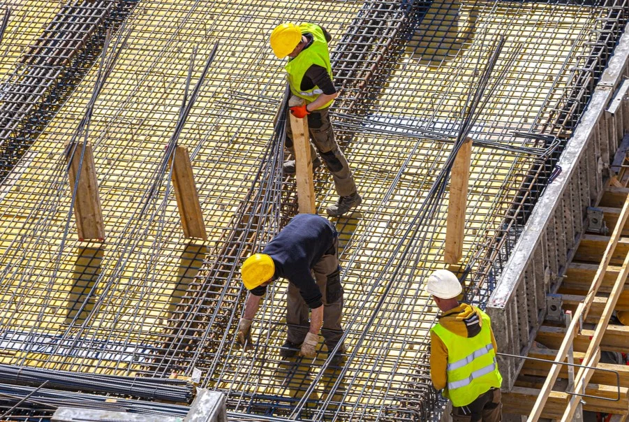 Özbek İnşaat Kalıpçısı